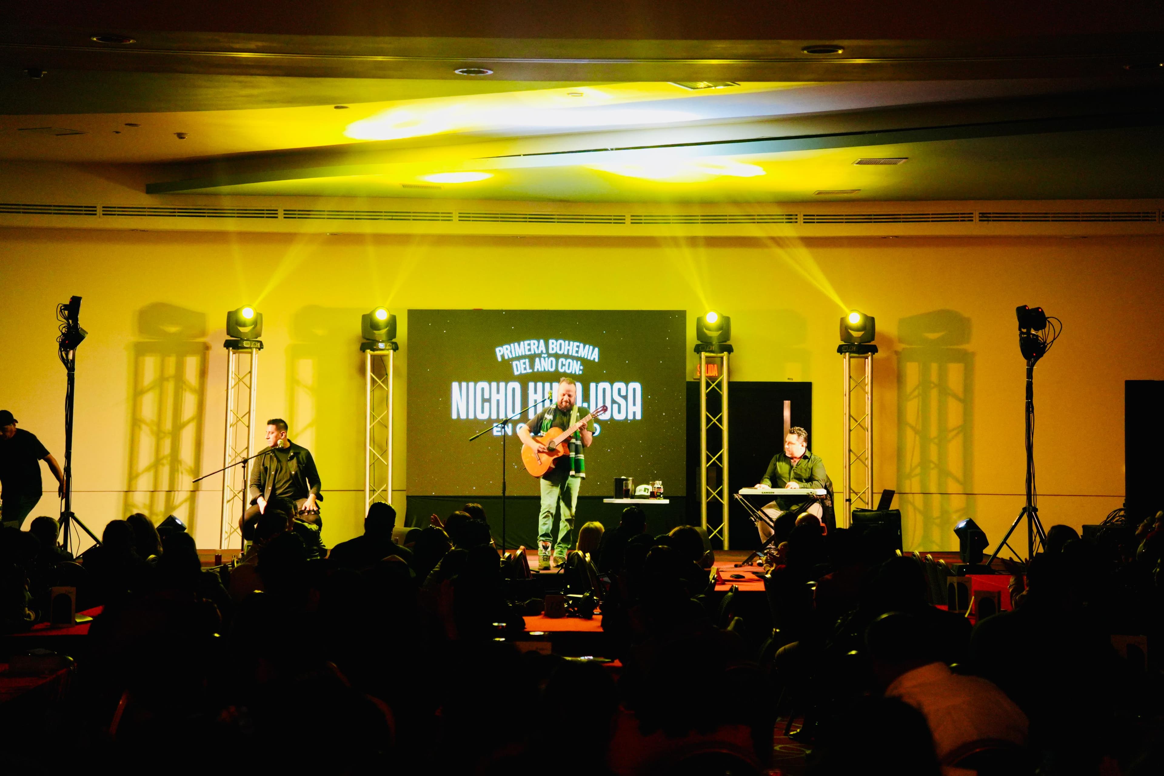 Nicho Hinojosa en Tuxpan: Una Noche Bohemia Inolvidable